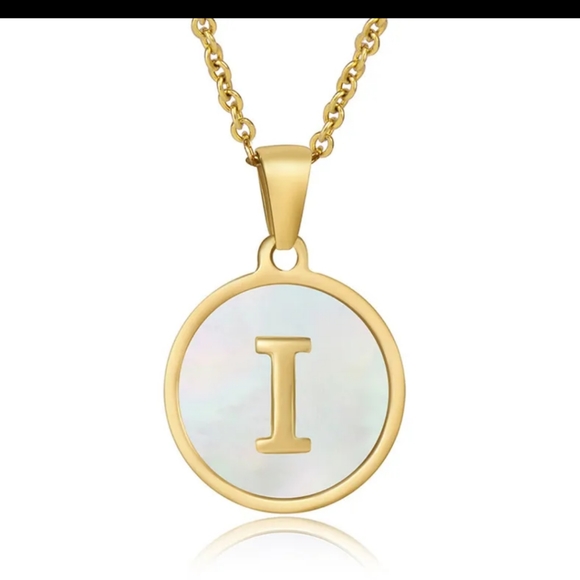 New gold plated stainless steel shell initial necklace - Picture 13 of 16
